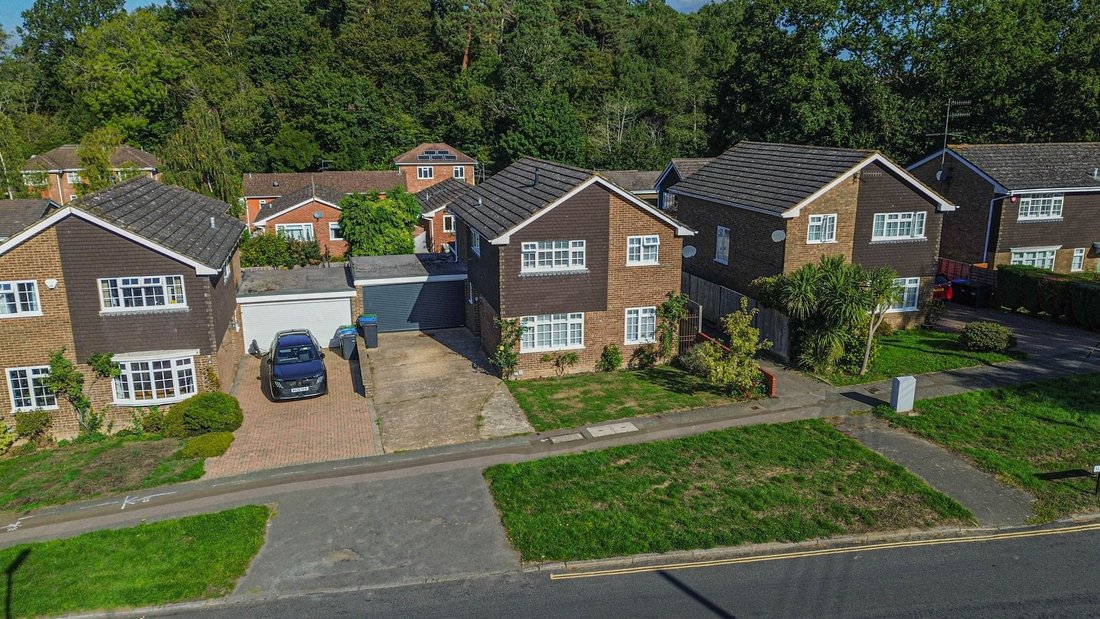 House in Haywards Heath, England 1 - 18986117