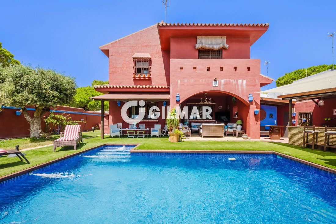 Villa in Chiclana de la Frontera, Andalusia, Spain 1 - 18627921