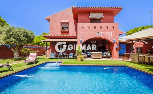 Villa in Chiclana de la Frontera, Andalusia, Spain 1