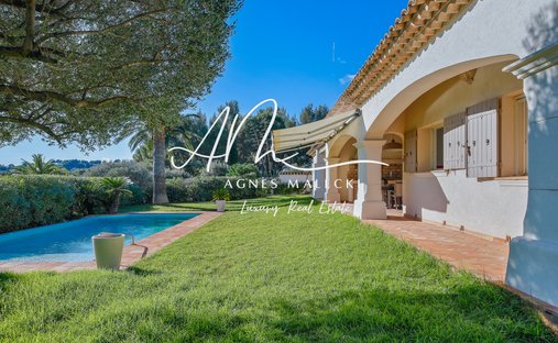 Estate in Nord, Cavalaire-sur-Mer, France 1