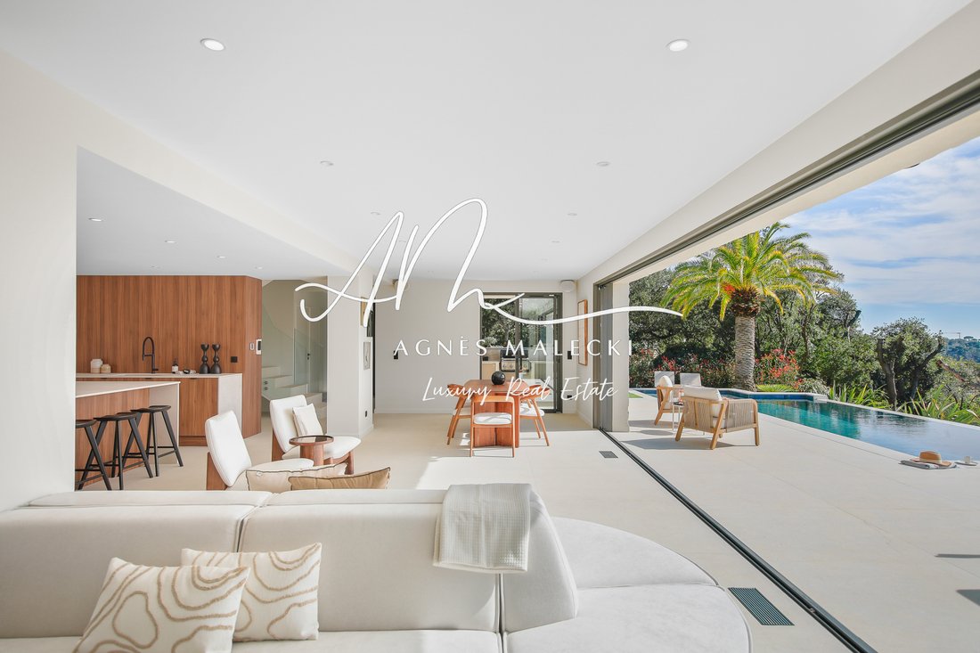 Estate in La Croix-Valmer, Provence-Alpes-Côte d'Azur, France 3 - 17451389