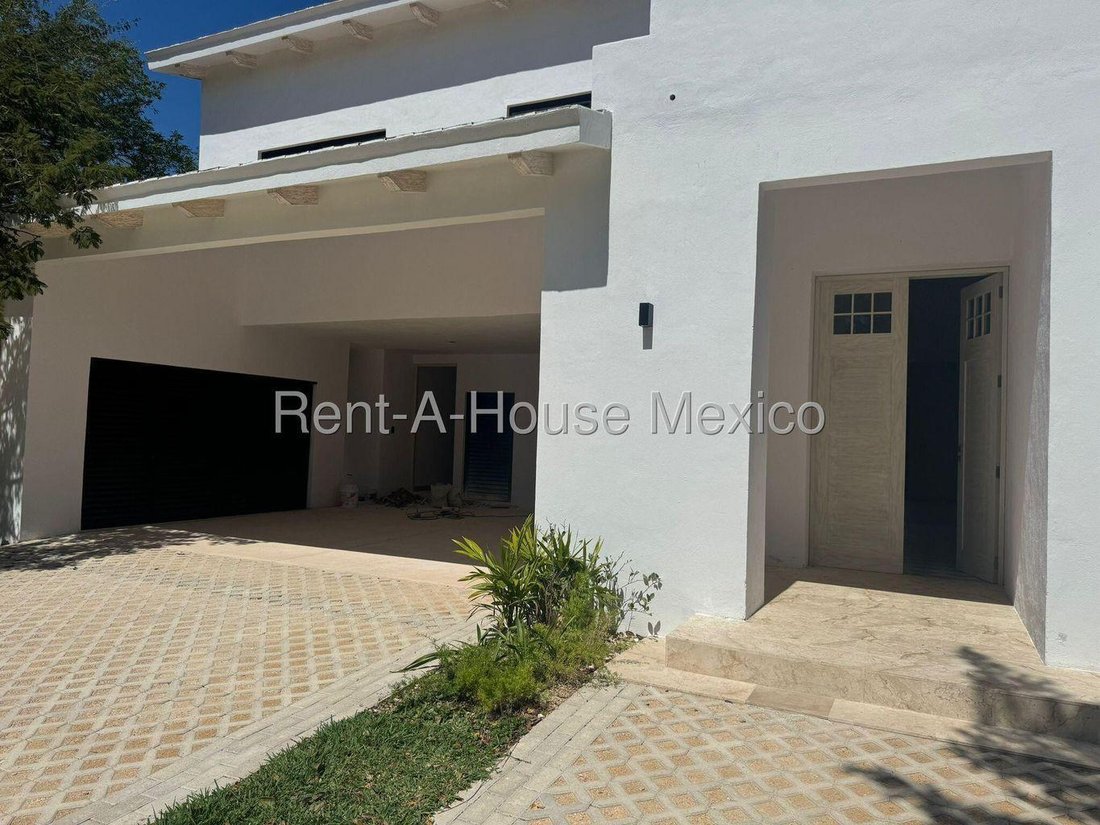 House in Yucatán Country Club, Yucatan, Mexico 2 - 18985094