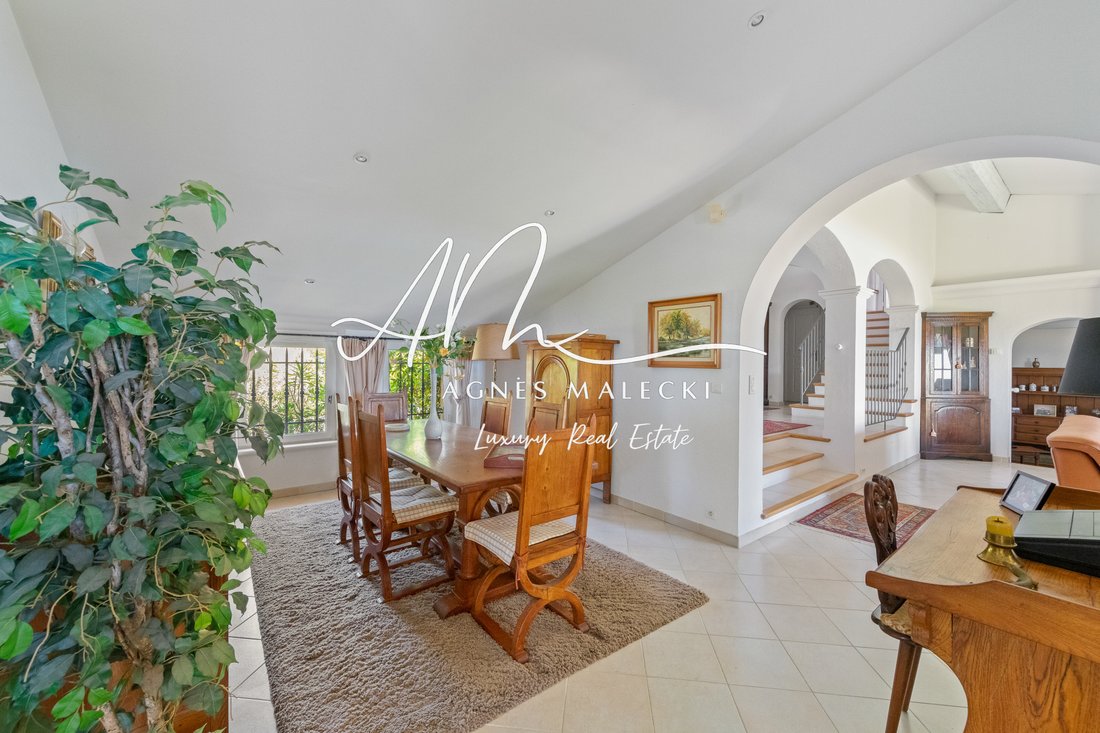 Finca en Rayol-Canadel-sur-Mer, Provenza-Alpes-Costa Azul, Francia 4 - 18092473