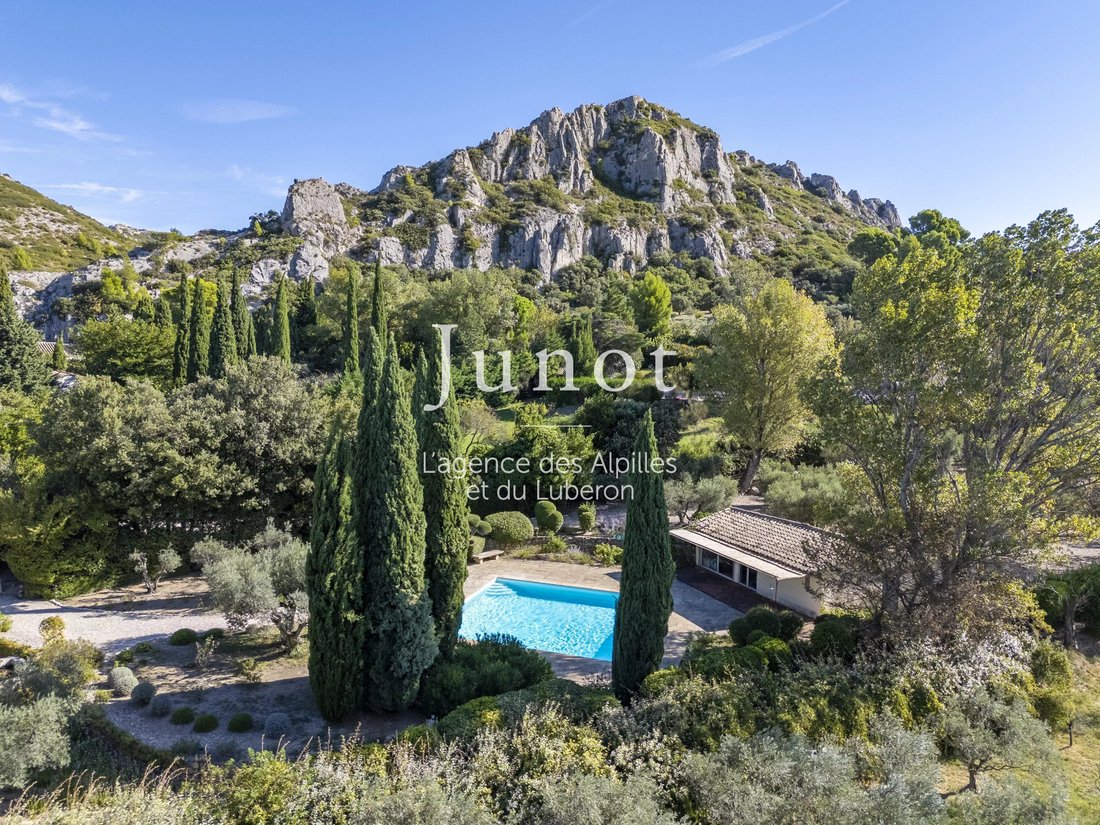 Country House in Maussane-les-Alpilles, Provence-Alpes-Côte d'Azur, France 1 - 18984909