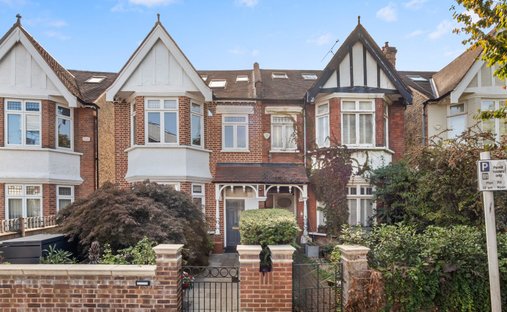 House in Castelnau, Richmond Upon Thames, England 1