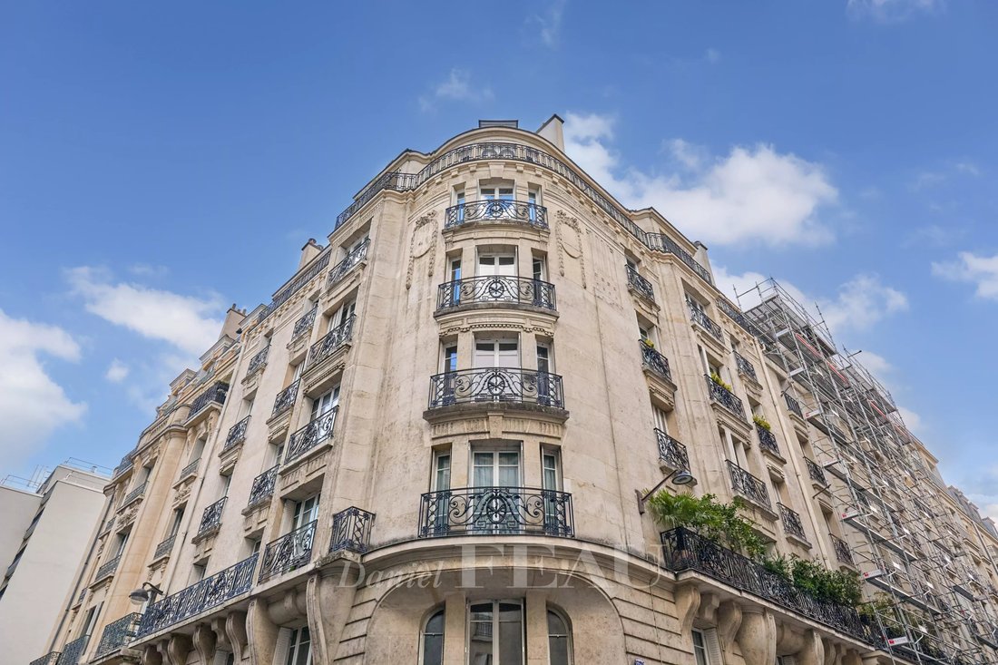 Apartment in Violet Commerce, Paris 15e Arrondissement, Paris 3 - 18986009