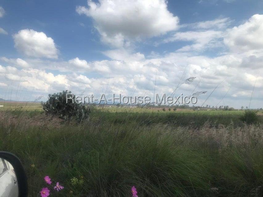 Land in Jilotepec de Molina Enríquez, State of Mexico, Mexico 2 - 18984321