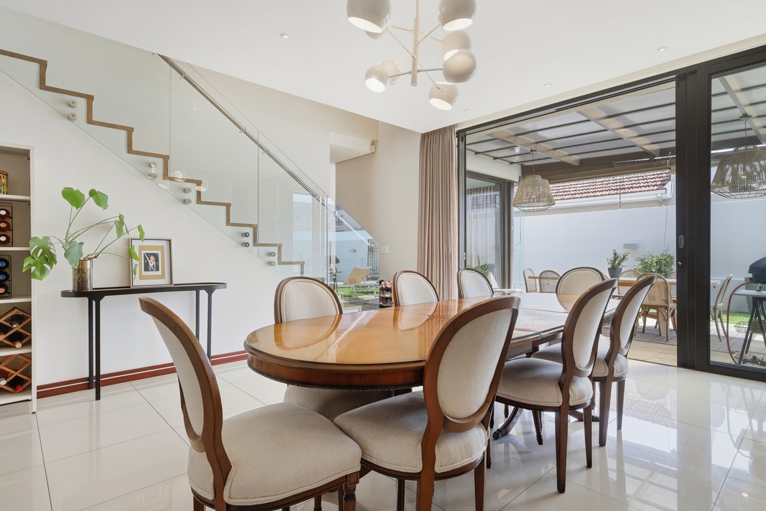 Country House in Fresnaye, Atlantic Seaboard, Cape Town 4 - 18986880