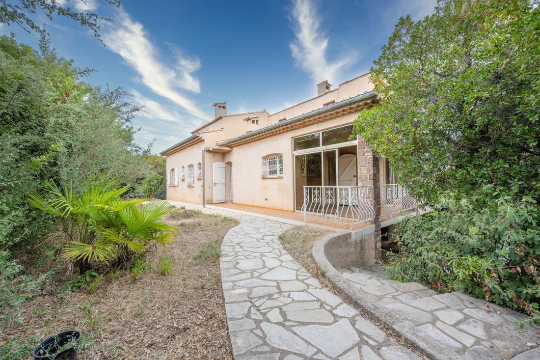 House in Frejus, Provence-Alpes-Côte d'Azur, France 3 - 18989579
