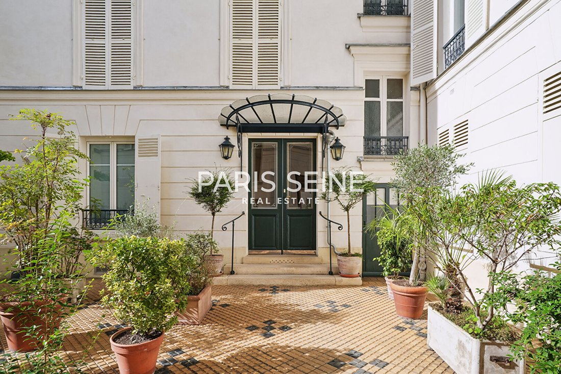 Apartment in Gros Caillou, Paris 7e Arrondissement, Paris 1 - 18989853