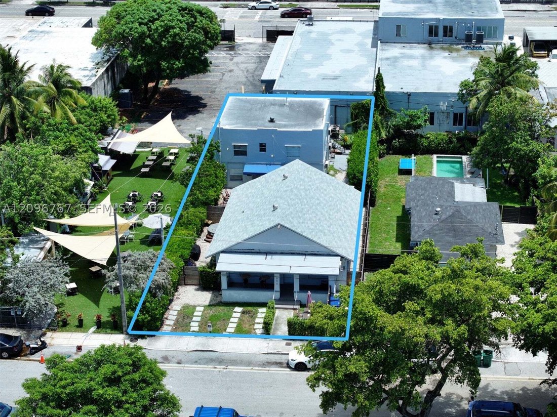 Miami, Florida, United States 2 - 18988328