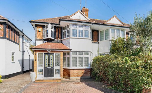 House in Kingston Upon Thames, Royal Borough of Kingston upon Thames, England 1