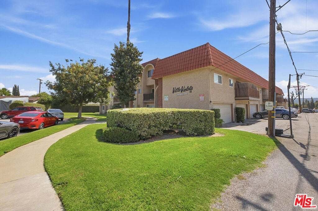 Covina, California, United States 4 - 18988088