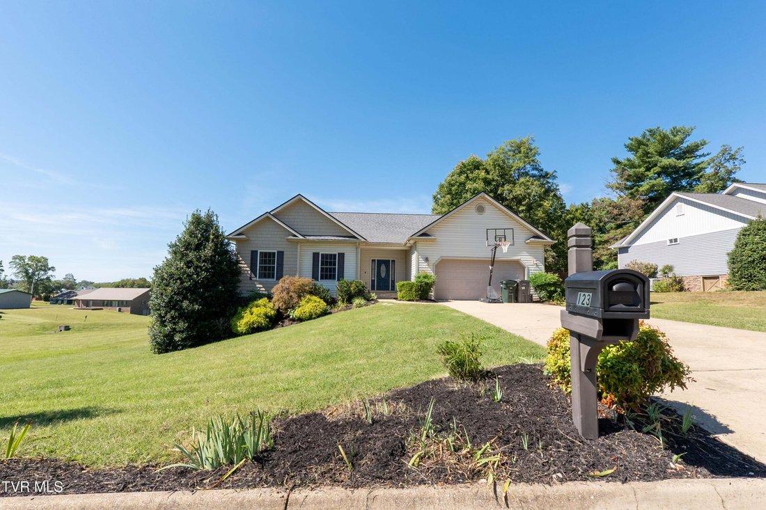 House in Greeneville, Tennessee, United States 1 - 18987608