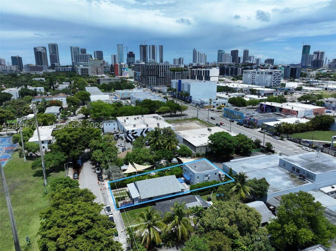 Miami, Florida, United States 3 - 18988328