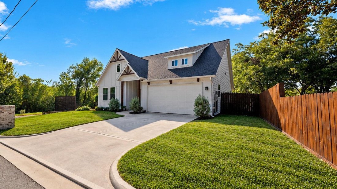 House in Brenham, Texas, United States 5 - 18989097