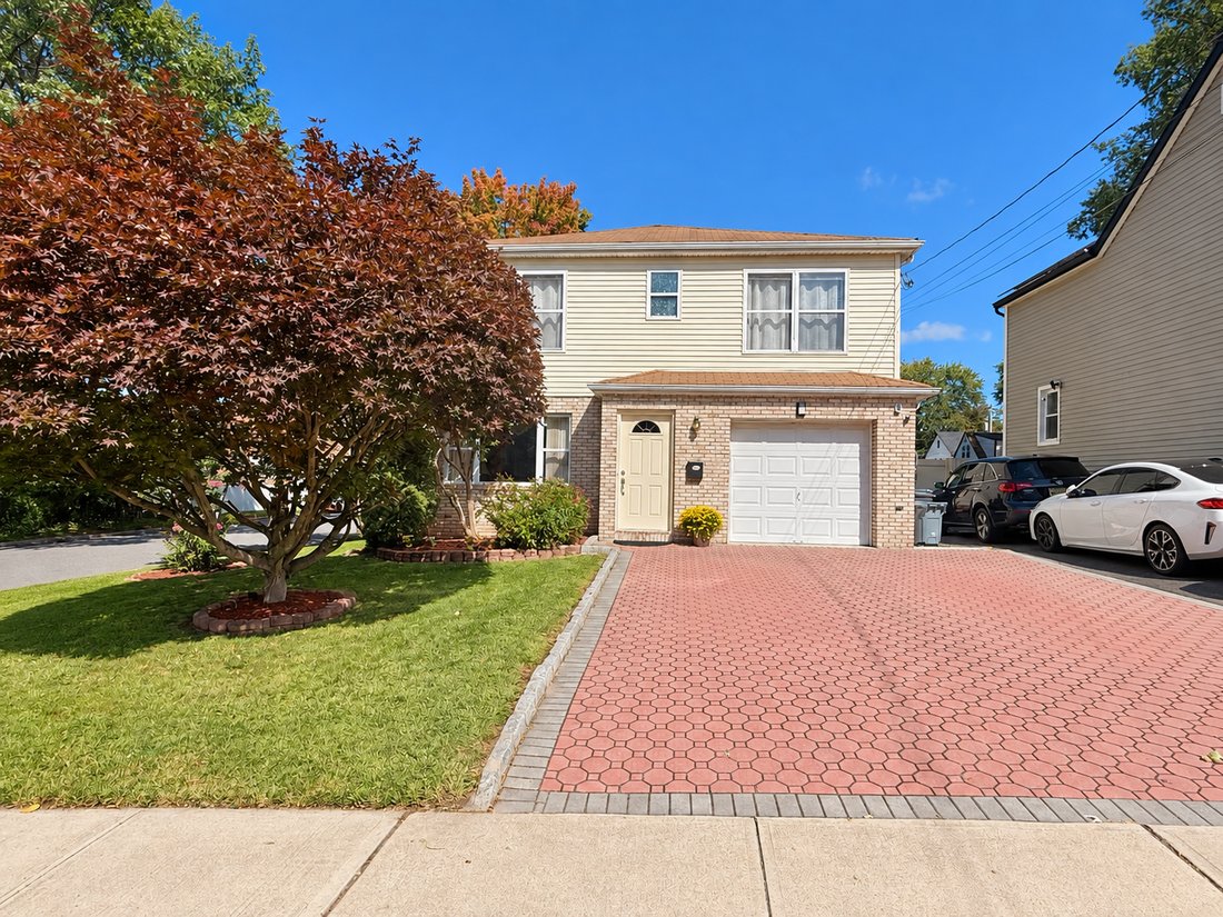 House in Bergenfield, New Jersey, United States 1 - 18987421