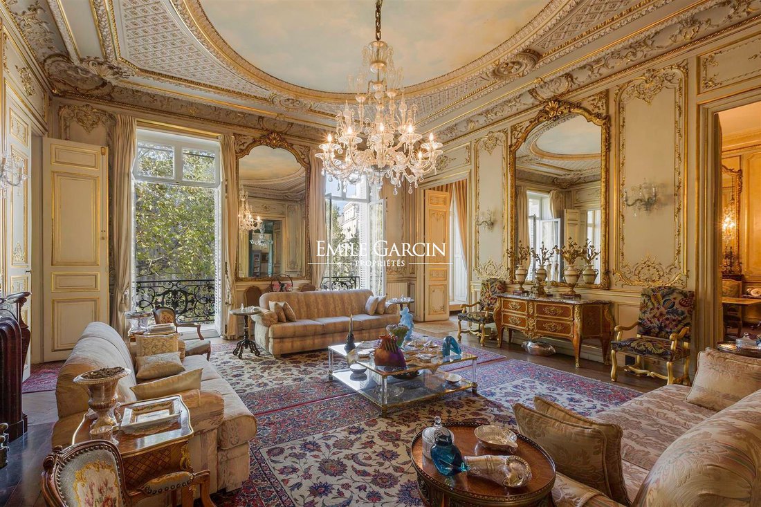 Apartment in Saint Philippe du Roule, Paris 8e Arrondissement, Paris 1 - 18989830