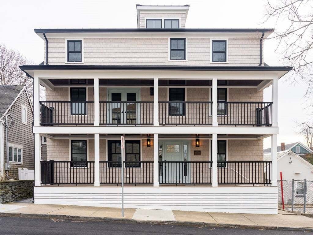 Newport, Rhode Island, United States 2 - 18987539