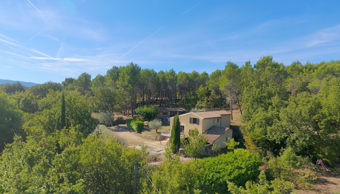 House in Faucon, Provence-Alpes-Côte d'Azur, France 2 - 18989626
