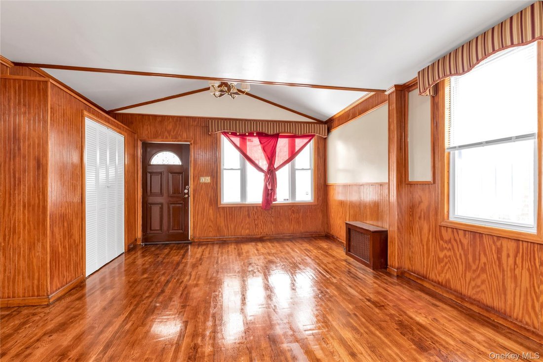 House in New York, New York, United States 5 - 18989342