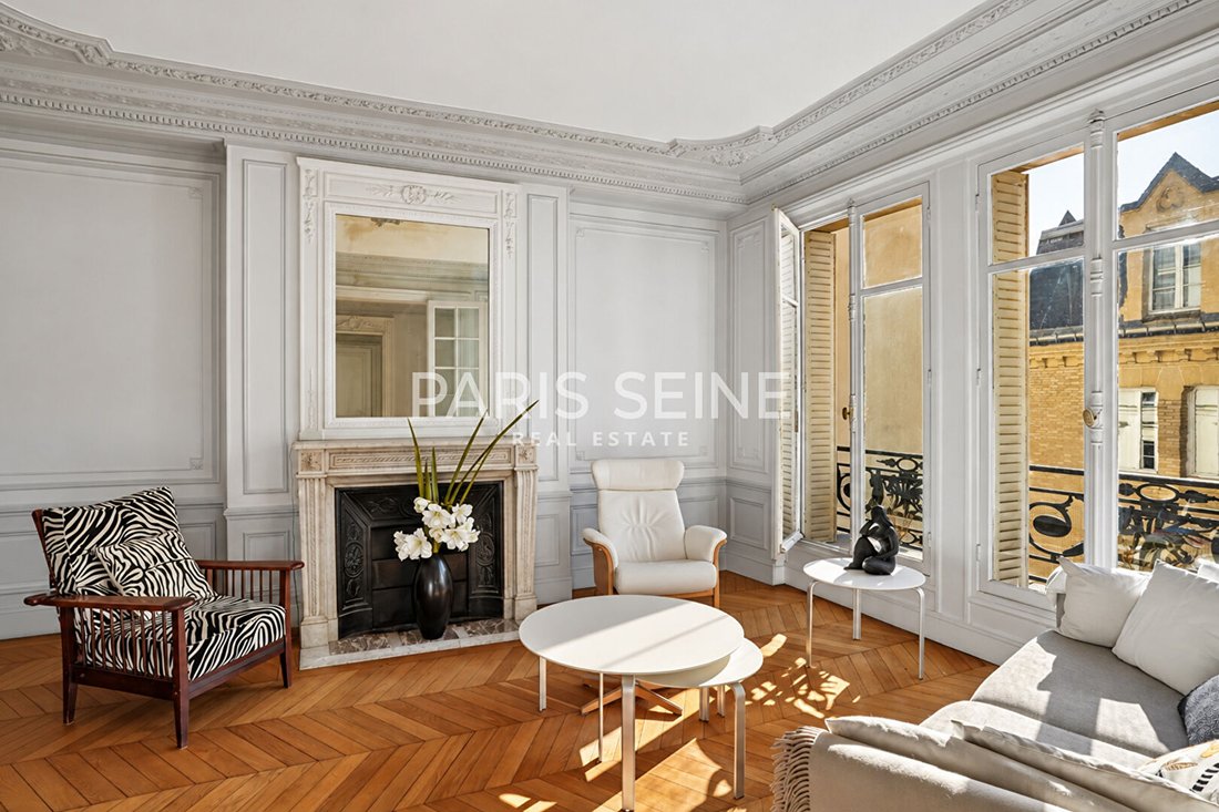 Apartment in Saint Placide, Paris 6e Arrondissement, Paris 1 - 18989841