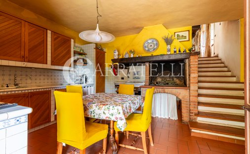 Country House in Sinalunga, Tuscany, Italy 1