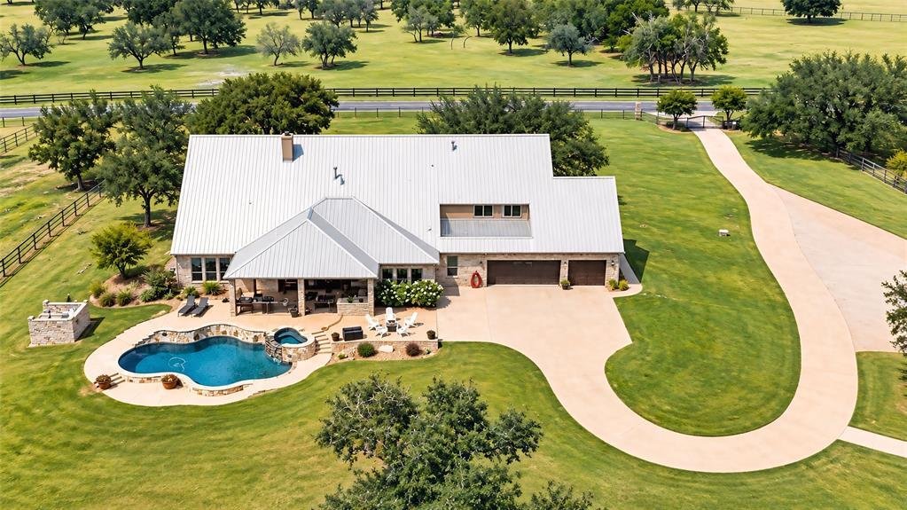 House in Weatherford, Texas, United States 2 - 18988692
