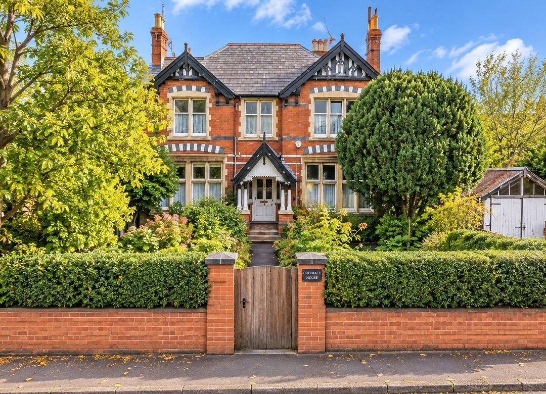 House in Bishops Cleeve, Tewkesbury, England 2 - 18987898