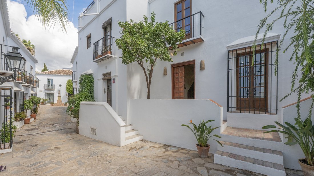 Townhouse in Golden Mile, Andalusia, Spain 1 - 18989152