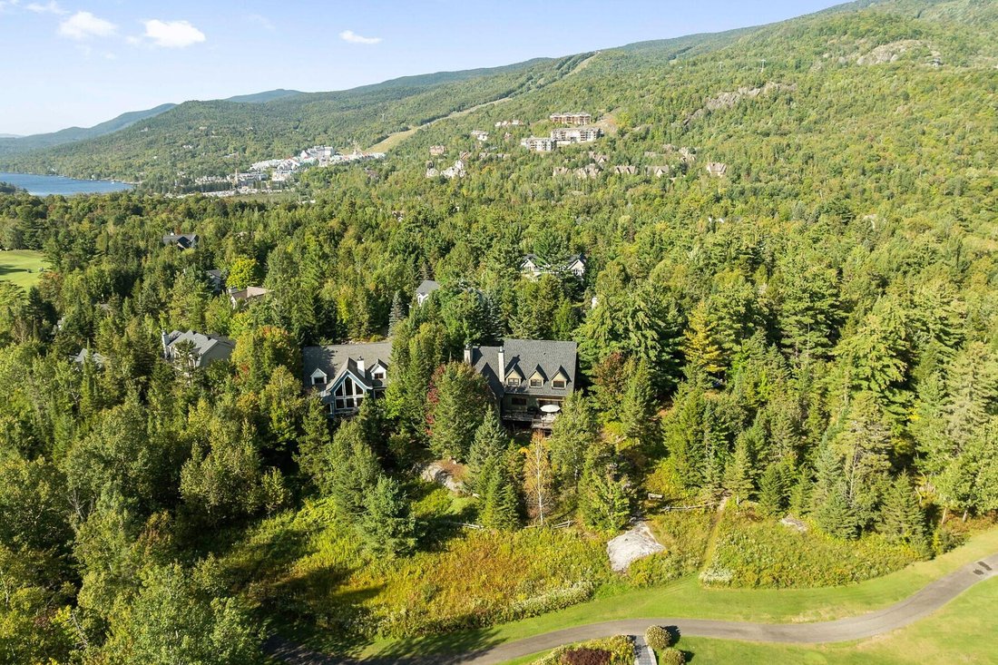 House in Mont-Tremblant, Quebec, Canada 1 - 18989144