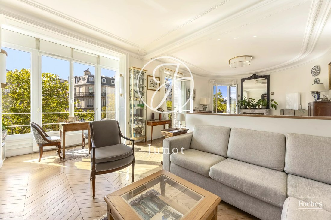 Apartment in Gros Caillou, Paris 7e Arrondissement, Paris 3 - 18989757