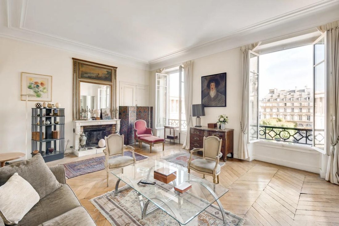 Apartment in Saint Germain l'Auxerrois, Paris 1er Arrondissement, Paris 3 - 18989523