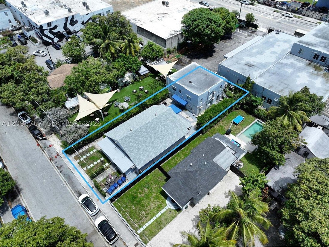 Miami, Florida, United States 1 - 18988328