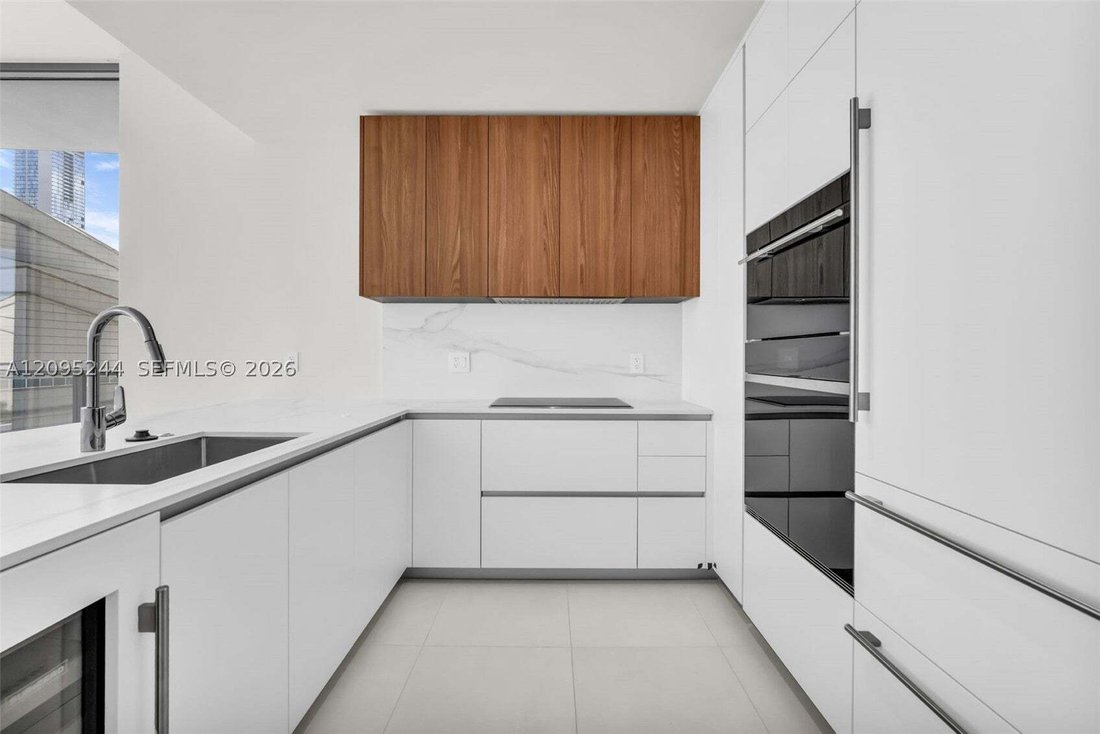 Condo in Miami, Florida, United States 4 - 18988300
