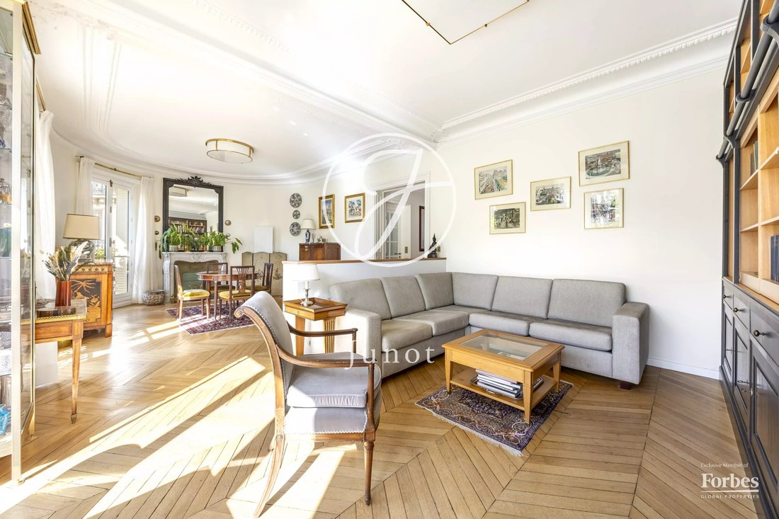 Apartment in Gros Caillou, Paris 7e Arrondissement, Paris 5 - 18989757