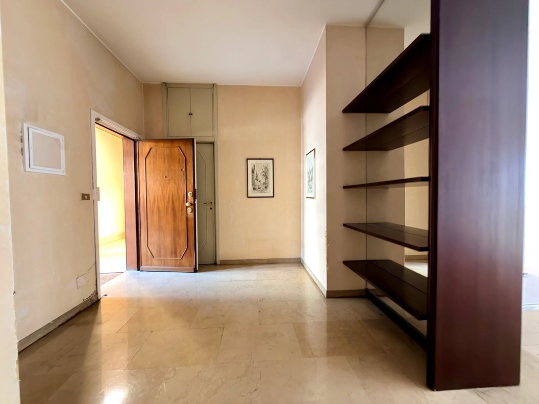 Apartment in Centrale, Milan, Italy 3 - 18988479