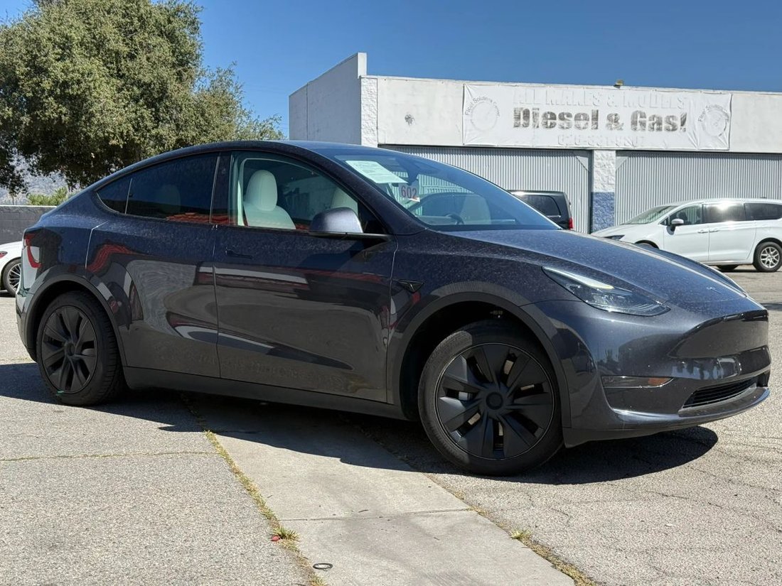 Suv in Azusa, CA, United States 2 - 18989973