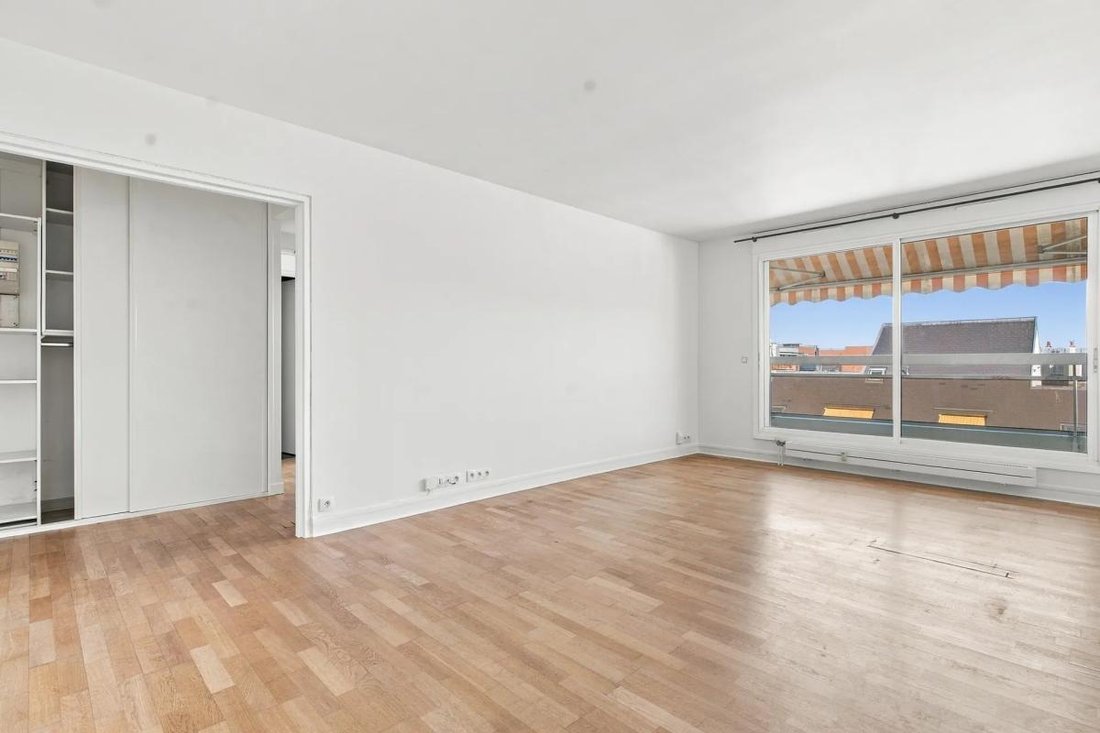 Apartment in Vincennes, Ile-de-France, France 1 - 18989516