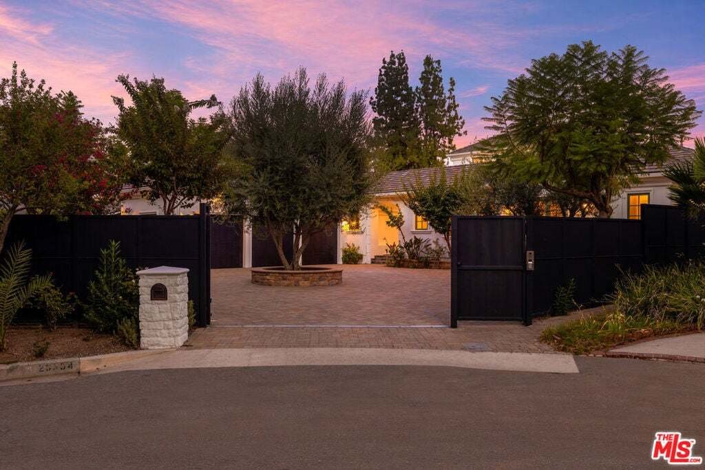 House in Los Angeles, California, United States 2 - 18988045