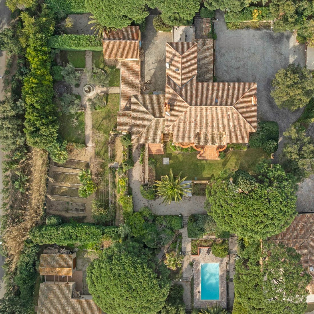 House in Ville-Les Saquedes-Le Bouillonnet, Sainte-Maxime, France 2 - 17091281