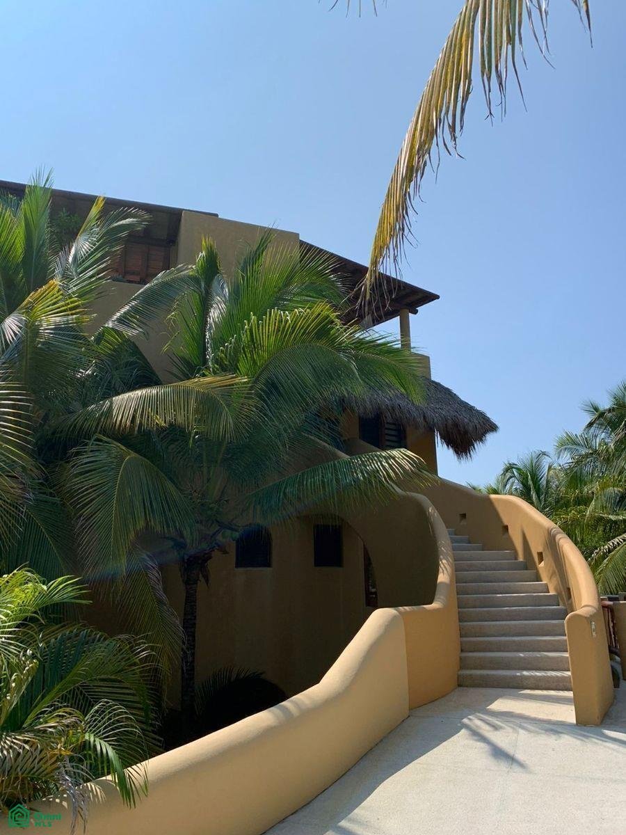 Condo in Barra de Potosí, Guerrero, Mexico 1 - 18537749