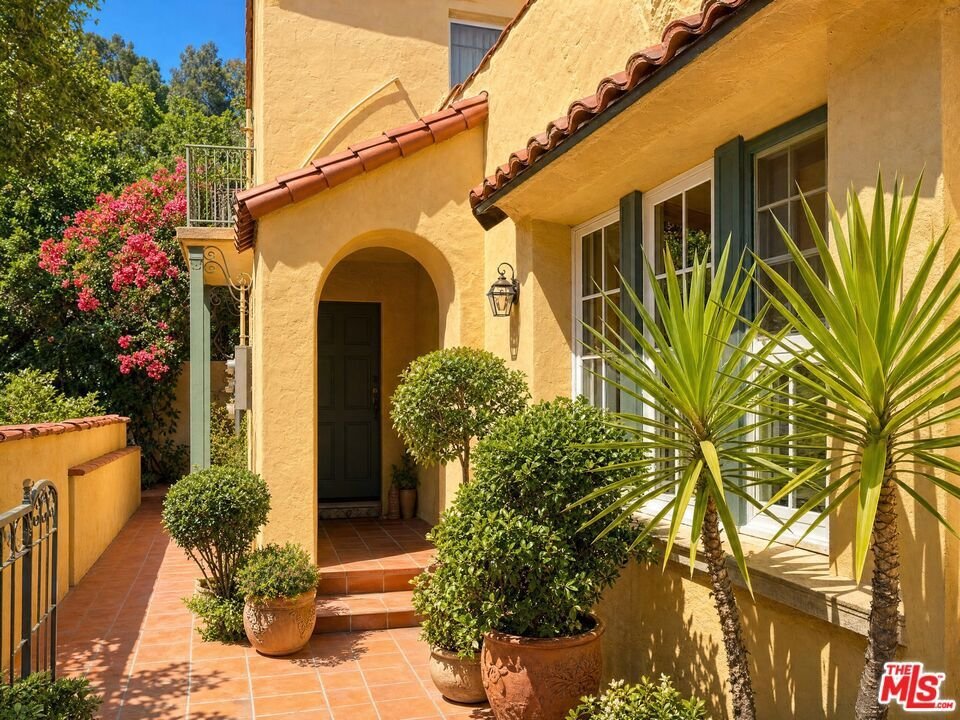 Los Angeles, California, United States 4 - 18988053