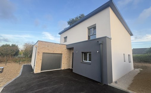House in Pleurtuit, Brittany, France 1