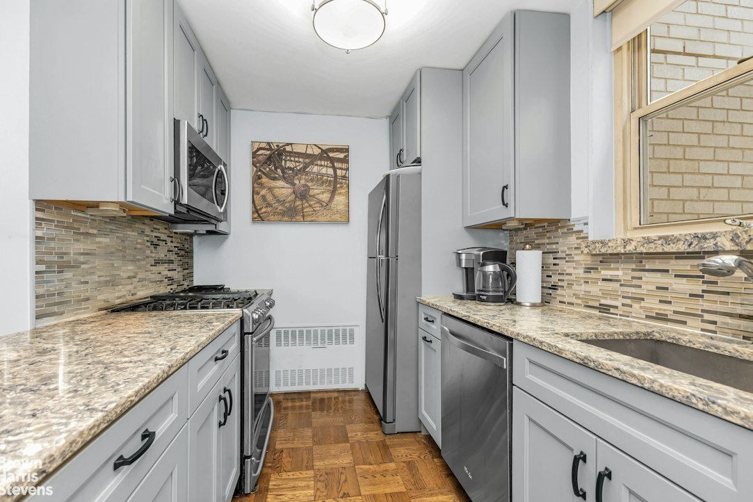 Co Op in New York, New York, United States 5 - 18988078