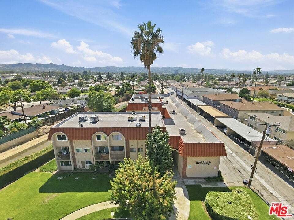 Covina, California, United States 1 - 18988088