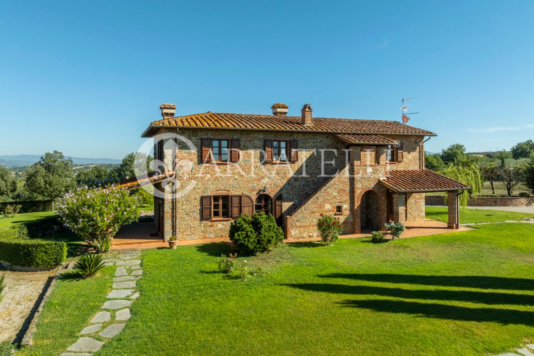 Country House in Foiano della Chiana, Tuscany, Italy 2 - 18987925
