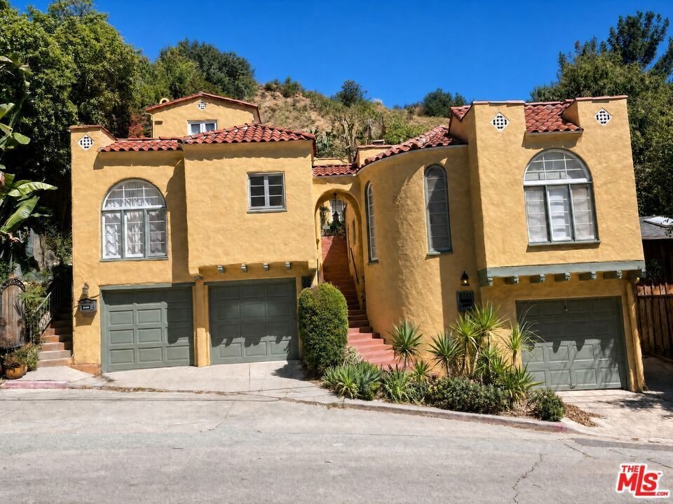 Los Angeles, California, United States 1 - 18988053