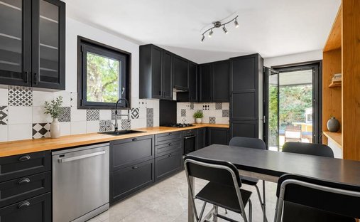 Haus in Saint-Laurent-de-Mure, Auvergne-Rhone-Alpen, Frankreich 1