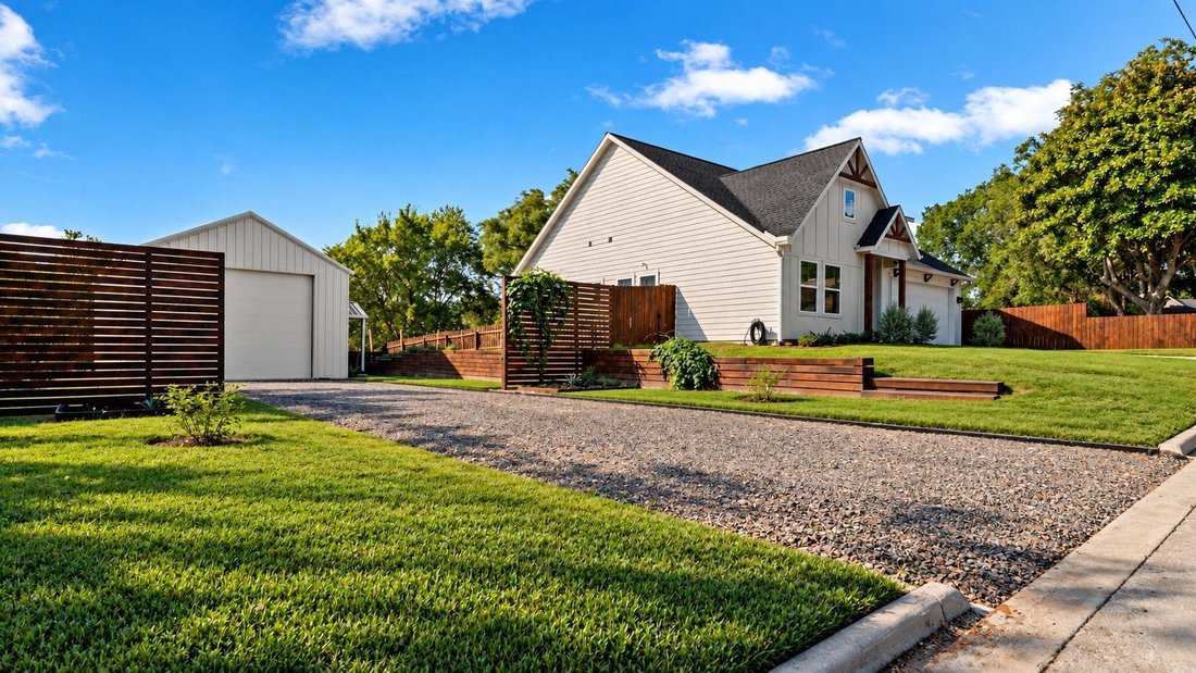 House in Brenham, Texas, United States 3 - 18989097
